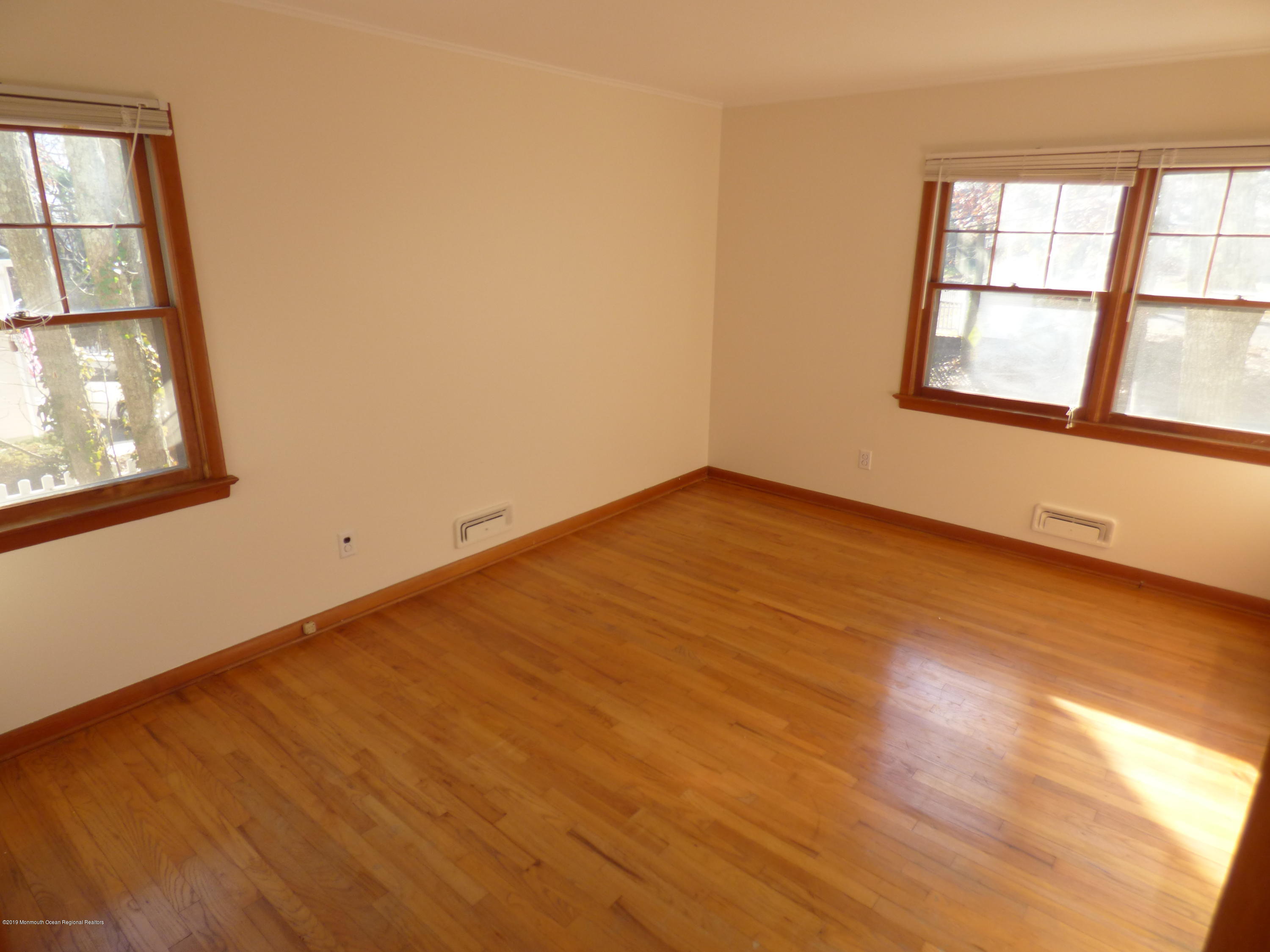 535 South Riverside Drive Neptune Township, NJ 07753 - Photo 14 of 24 P1040634