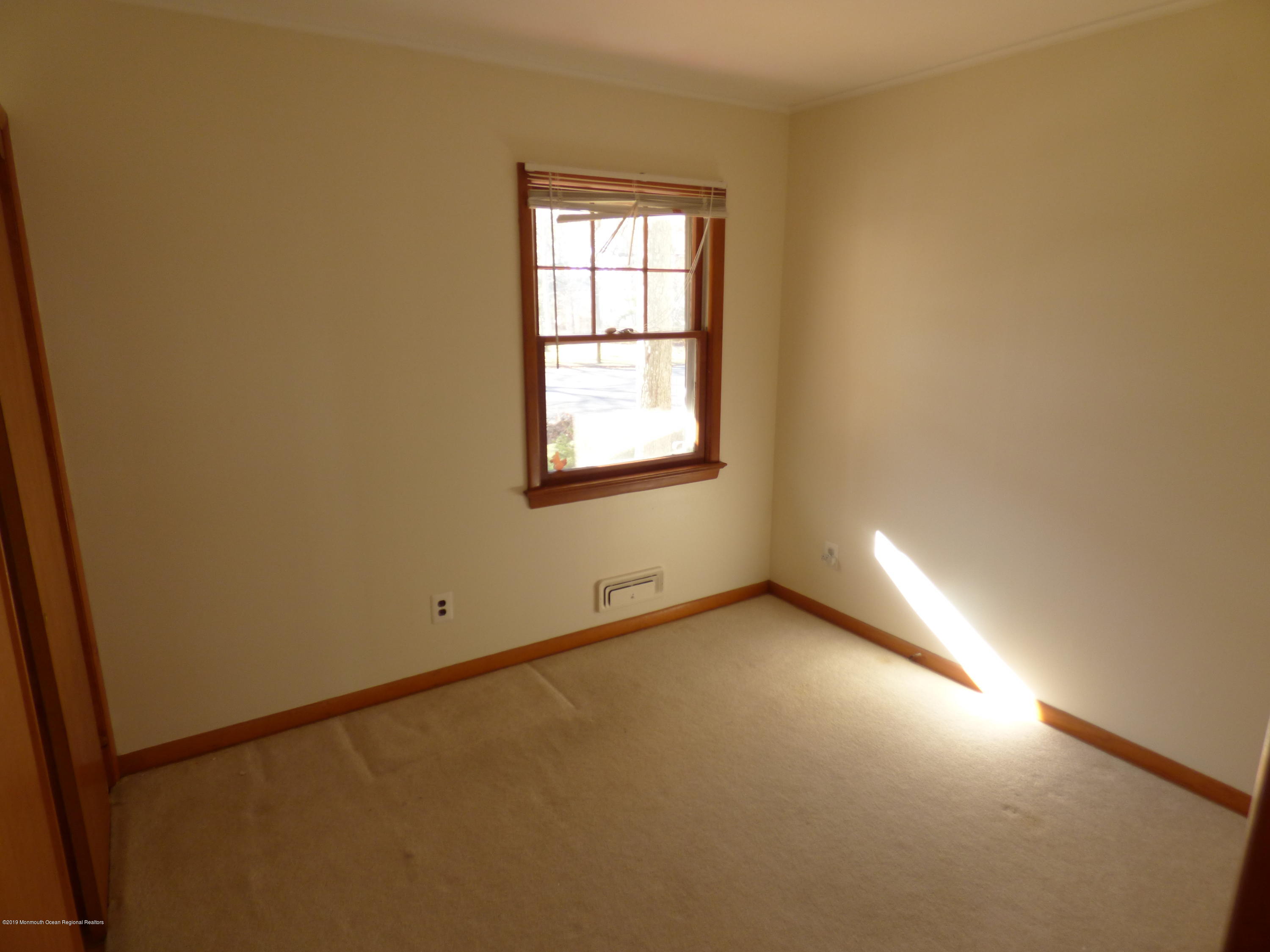 535 South Riverside Drive Neptune Township, NJ 07753 - Photo 16 of 24 P1040632