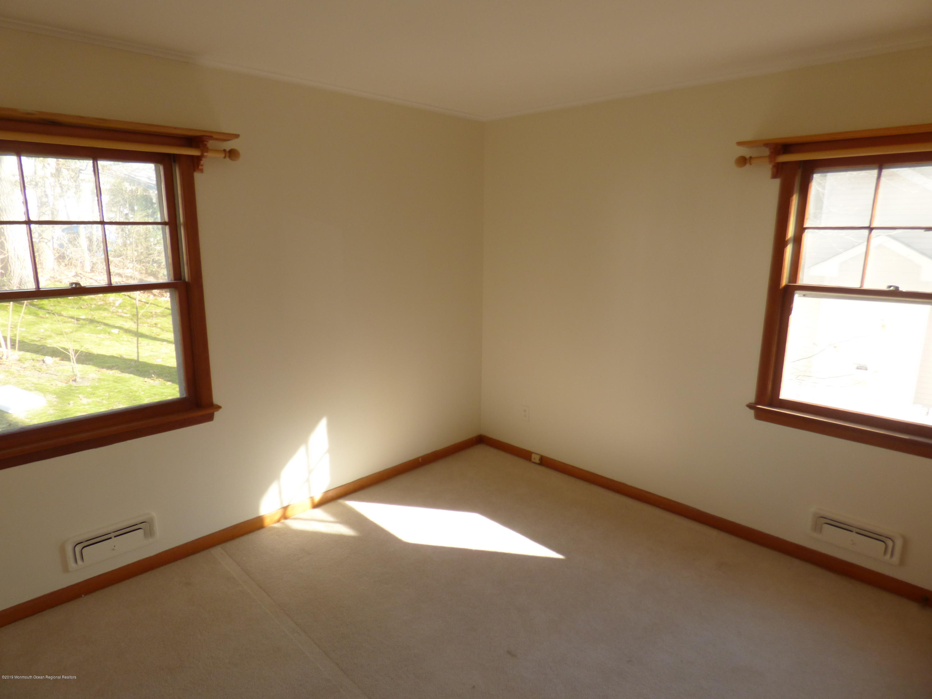 535 South Riverside Drive Neptune Township, NJ 07753 - Photo 17 of 24 P1040633