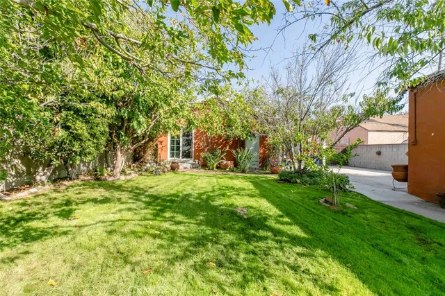 $819,999 | 7419 Kraft Avenue, North Hollywood, CA 91605