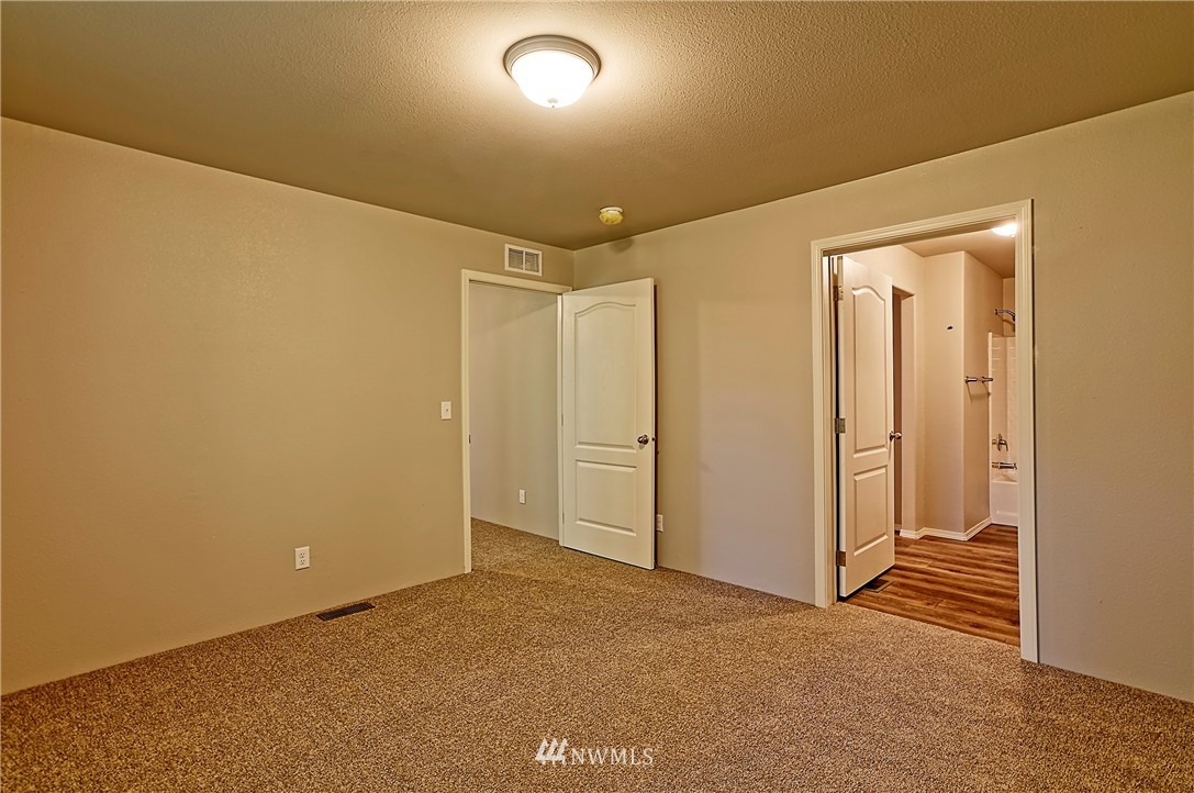 2920 South Lake Roesiger Road Snohomish, WA 98290 - Photo 16 of 21