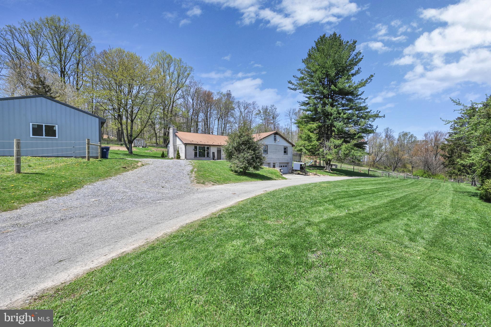 266 South Kinzer Road Paradise, PA 17562 - Photo 2 of 28