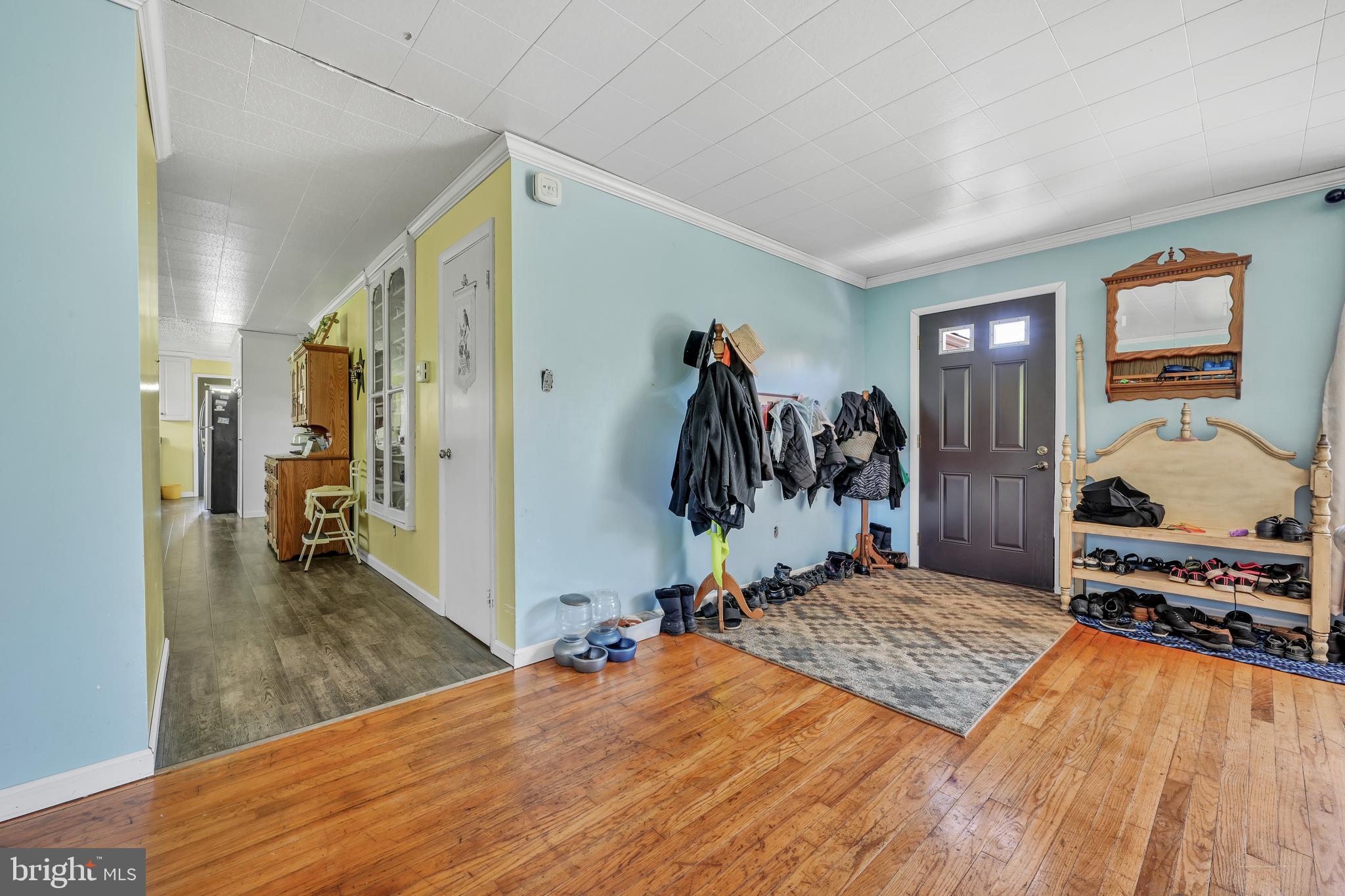 266 South Kinzer Road Paradise, PA 17562 - Photo 3 of 28