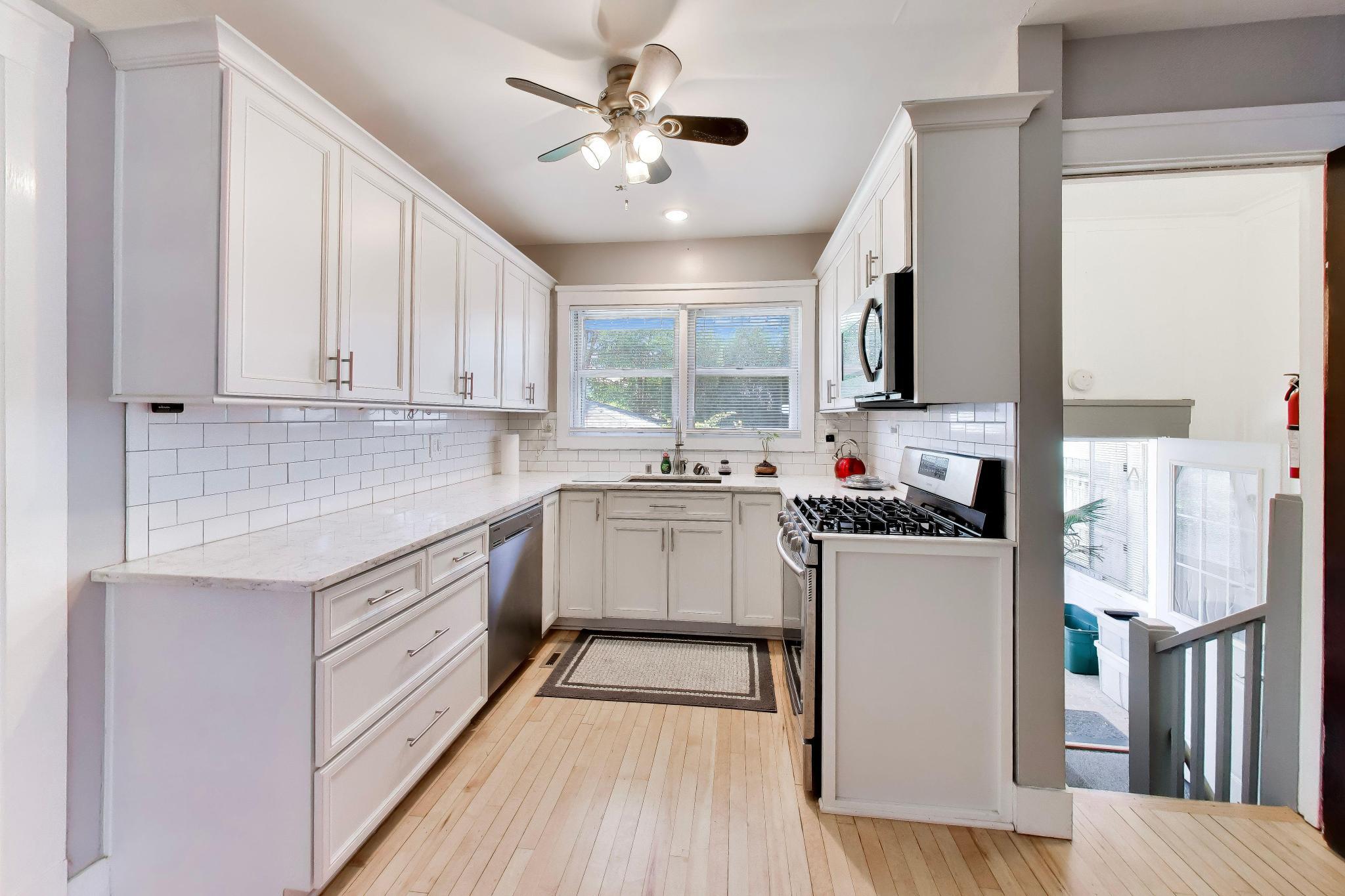 1429 College Avenue Racine, WI 53403 - Photo 14 of 42 Kitchen
