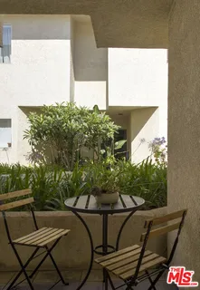 $949,000 | 4003 Sunset Drive, Unit 8, Los Angeles, CA 90027