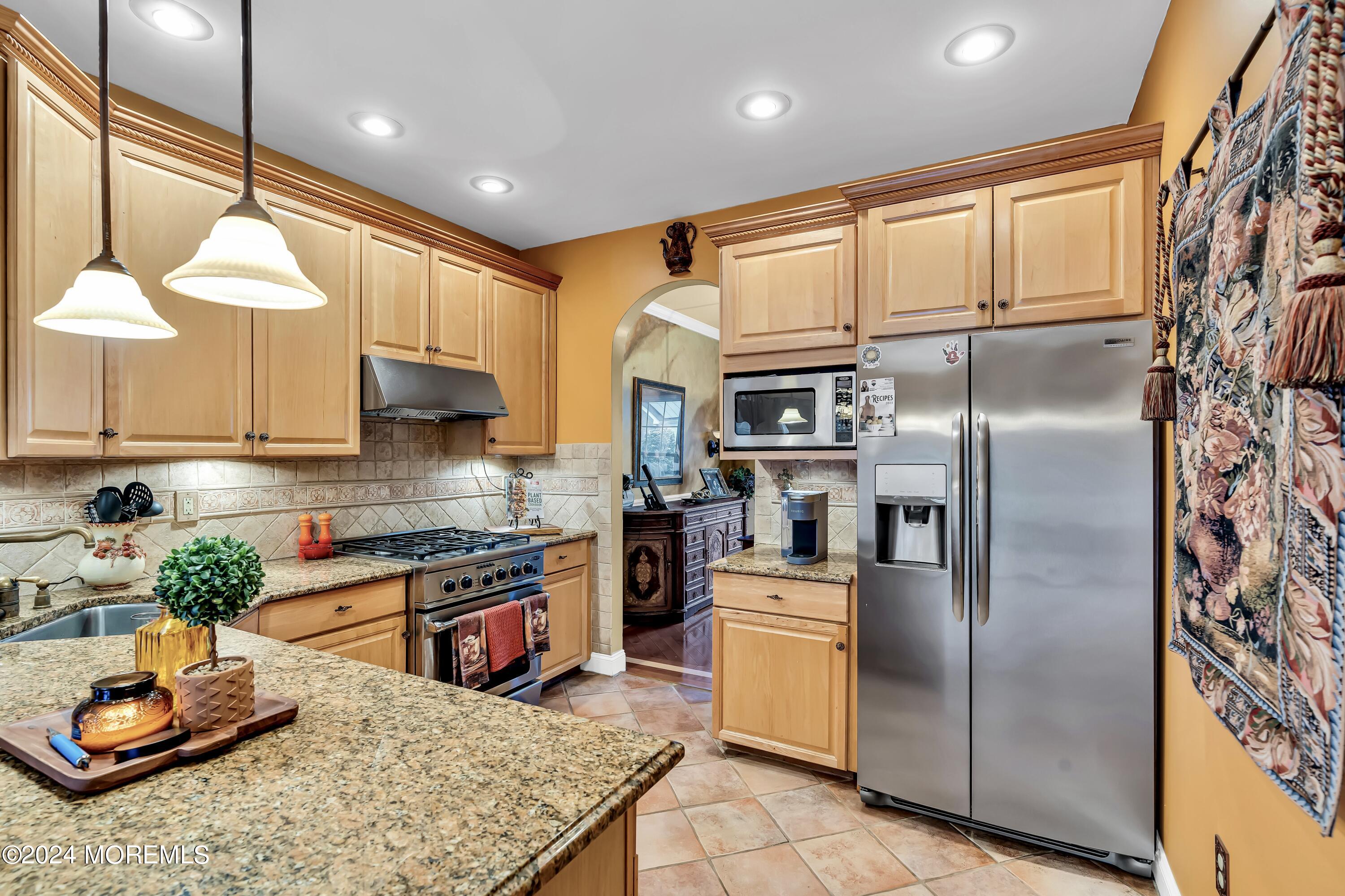 19 Violet Circle Howell, NJ 07731 - Photo 12 of 42 Kitchen