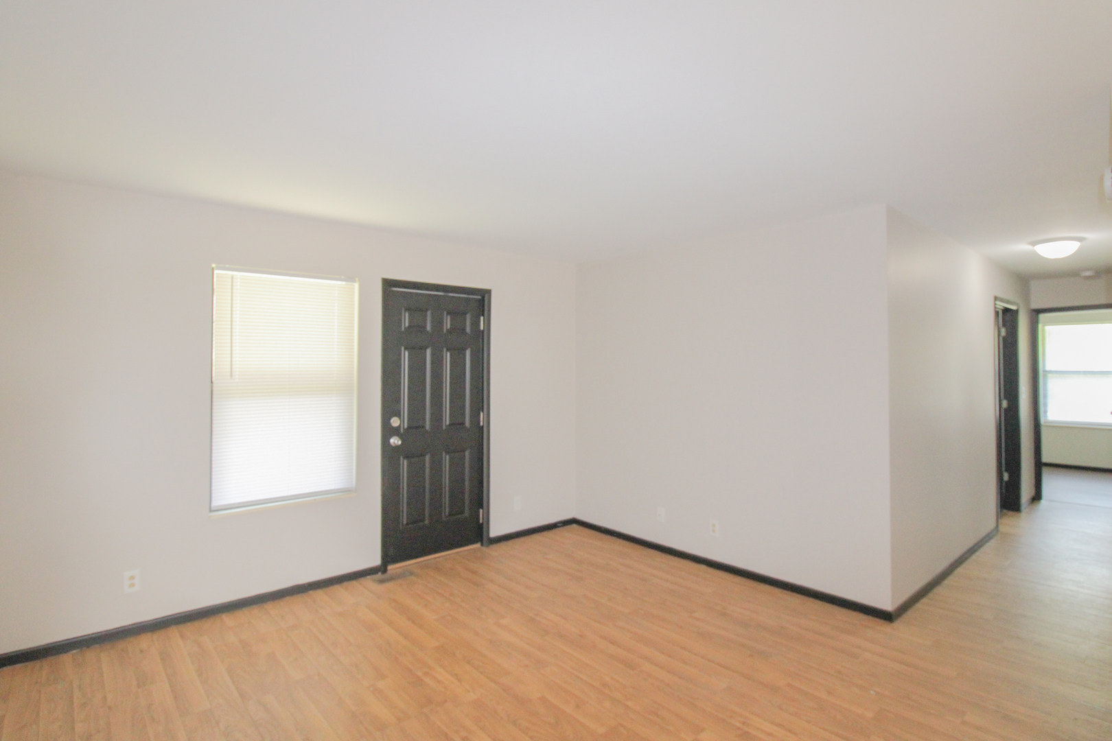 2008 Vawter Street, Unit 201 Urbana, IL 61801 - Photo 7 of 19 a view of an empty room with a window