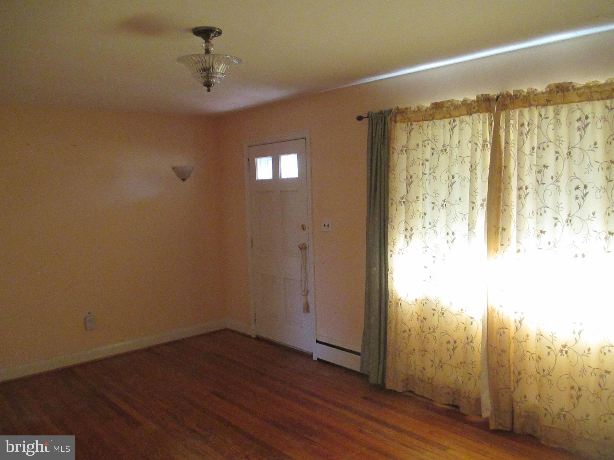 927 Rock Spring Road Bel Air, MD 21014 - Photo 4 of 20 Living Room