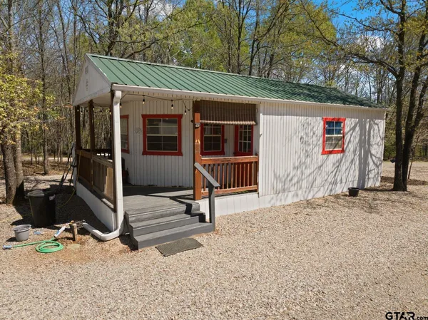 $284,000 | 535 Northeast County Road 2060, Mount Vernon, TX 75457