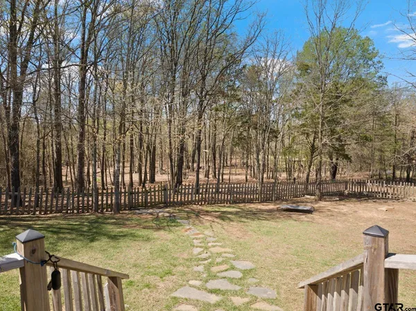 $284,000 | 535 Northeast County Road 2060, Mount Vernon, TX 75457