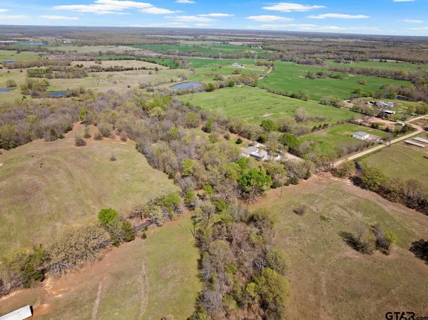 $284,000 | 535 Northeast County Road 2060, Mount Vernon, TX 75457
