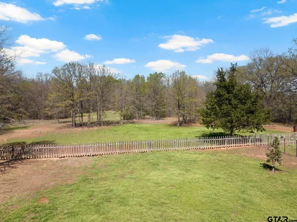 $284,000 | 535 Northeast County Road 2060, Mount Vernon, TX 75457