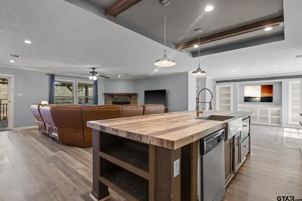$284,000 | 535 Northeast County Road 2060, Mount Vernon, TX 75457
