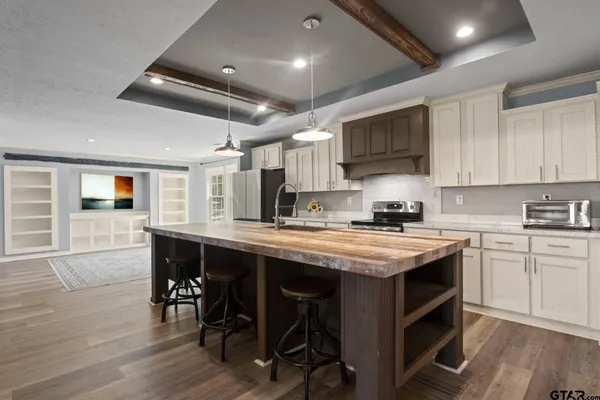$284,000 | 535 Northeast County Road 2060, Mount Vernon, TX 75457