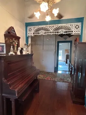 a view of entryway