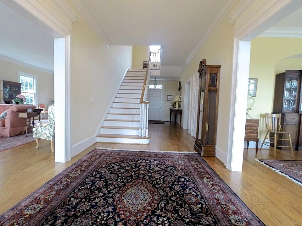 1643 Hillcrest Road Chattanooga, TN 37405 - Photo 12 of 33 Foyer