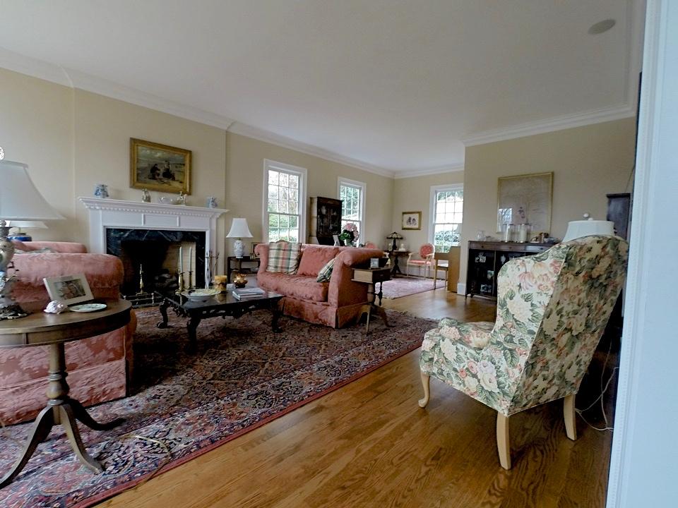 1643 Hillcrest Road Chattanooga, TN 37405 - Photo 14 of 33 Living Room