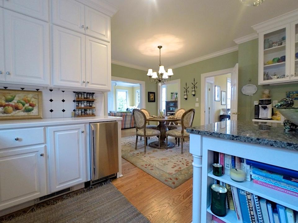 1643 Hillcrest Road Chattanooga, TN 37405 - Photo 3 of 33 Kitchen