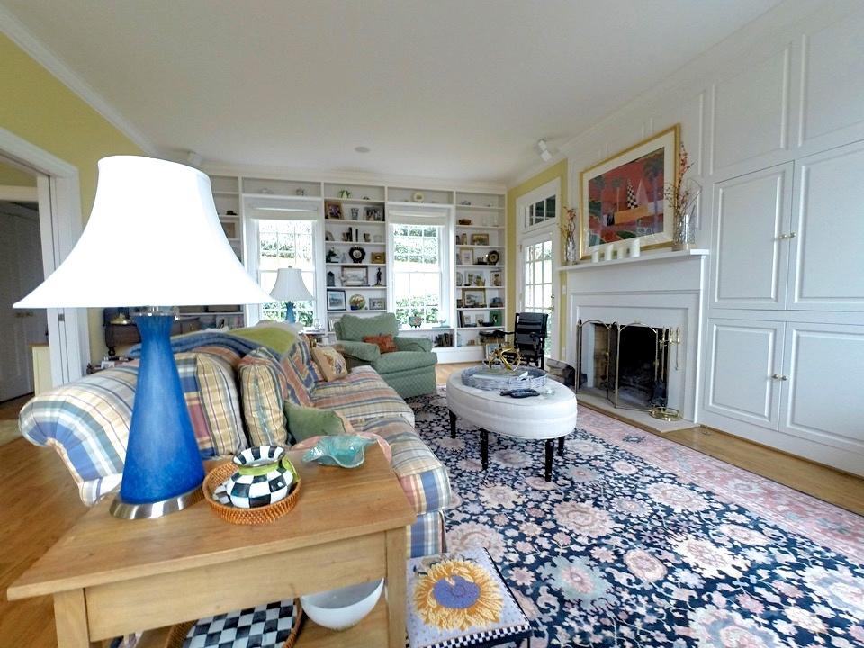1643 Hillcrest Road Chattanooga, TN 37405 - Photo 5 of 33 Family Room