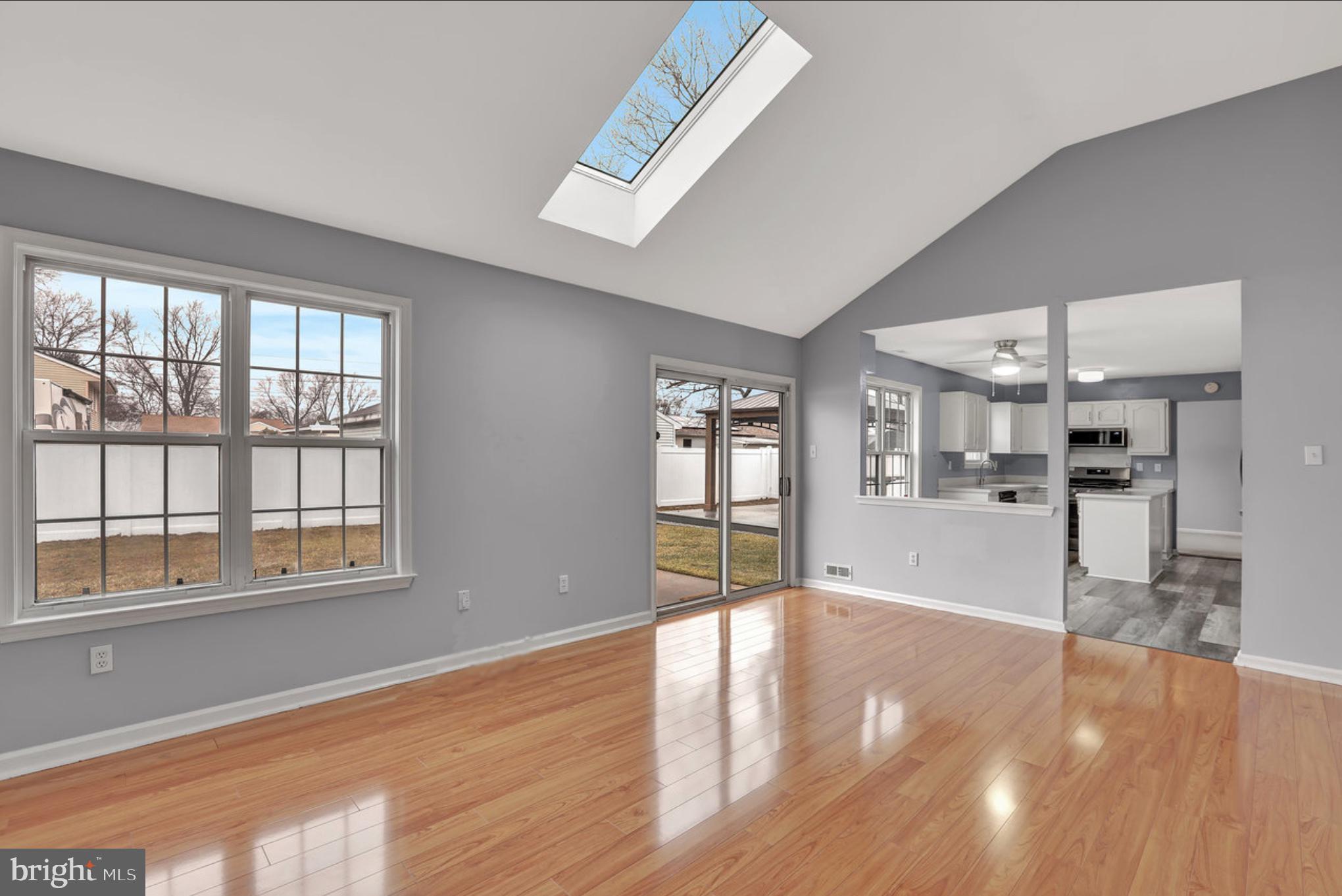 34 London Road Burlington, NJ 08016 - Photo 15 of 36 Den / TV Room
