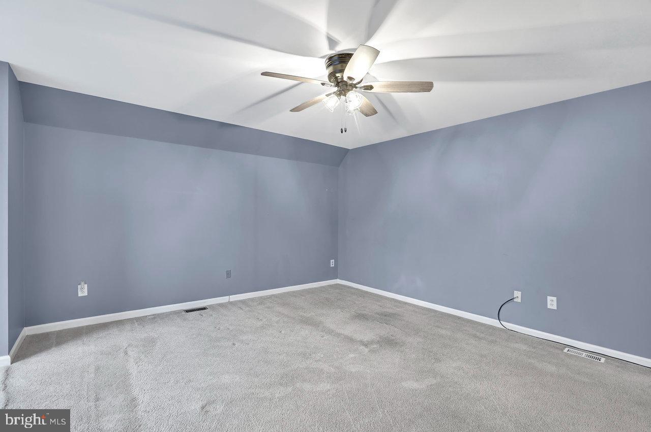 34 London Road Burlington, NJ 08016 - Photo 20 of 36 Primary Bedroom