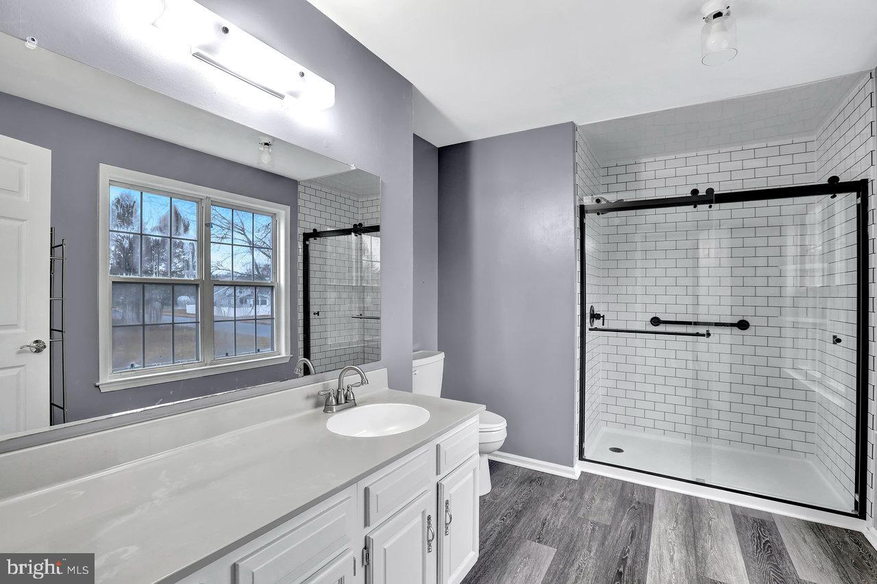 34 London Road Burlington, NJ 08016 - Photo 23 of 36 Primary ensuite