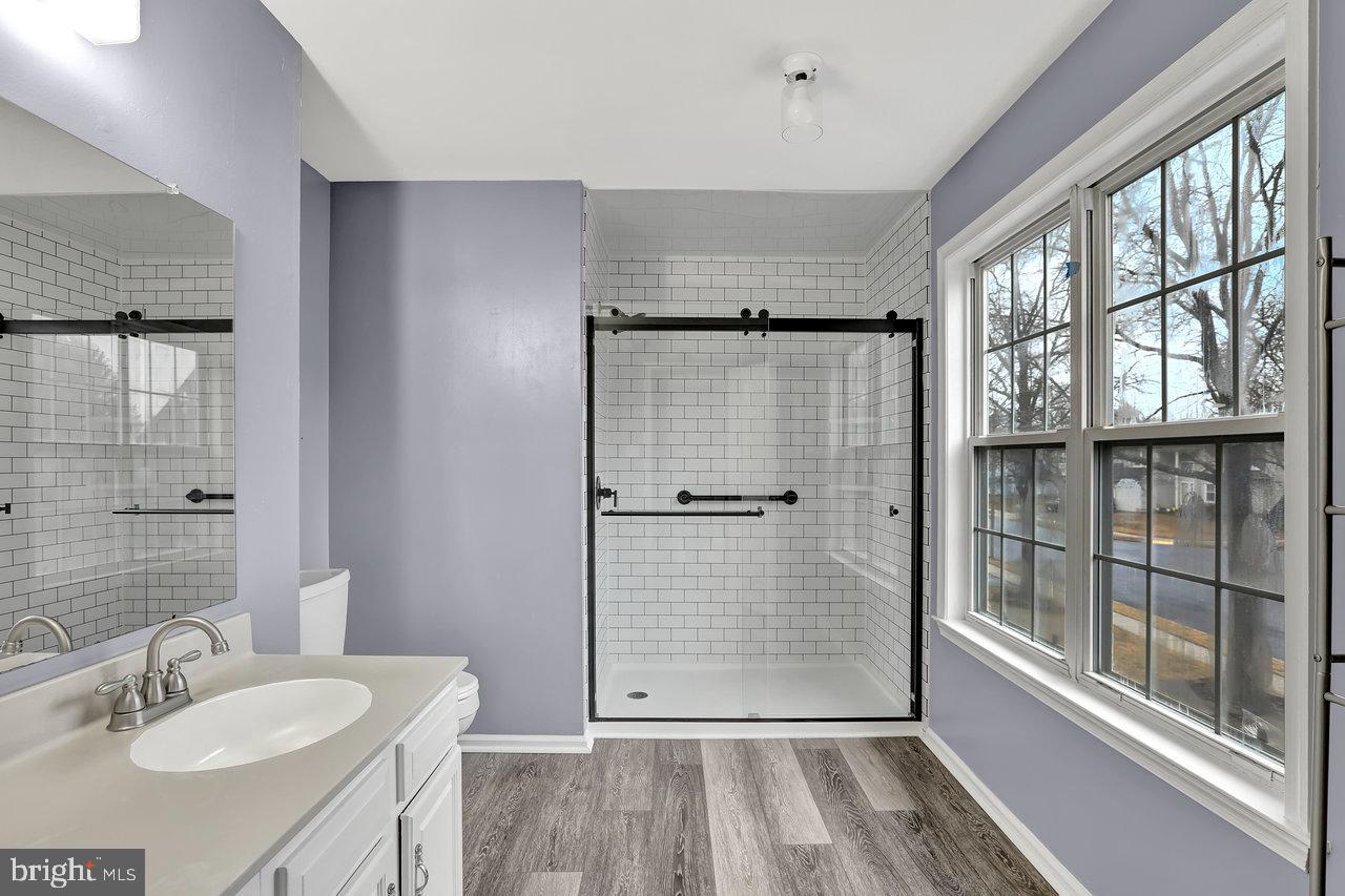 34 London Road Burlington, NJ 08016 - Photo 24 of 36 Primary ensuite