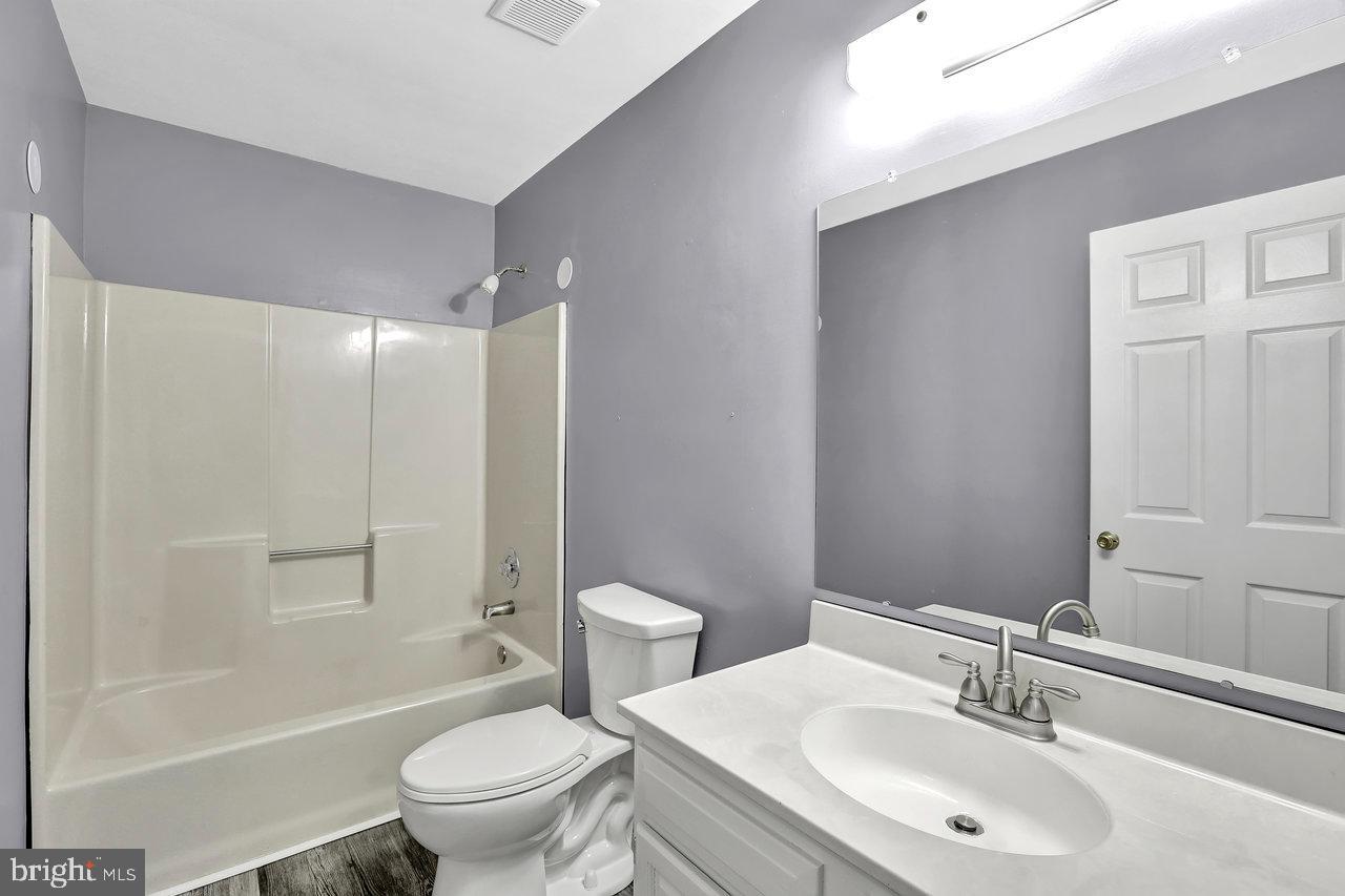34 London Road Burlington, NJ 08016 - Photo 30 of 36 Main Bathroom level 2