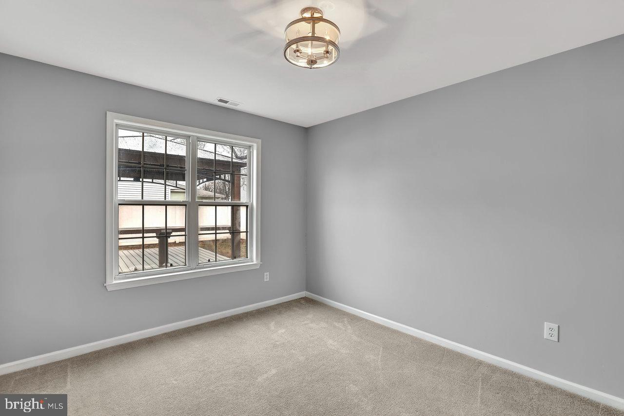 34 London Road Burlington, NJ 08016 - Photo 7 of 36 Dining Room