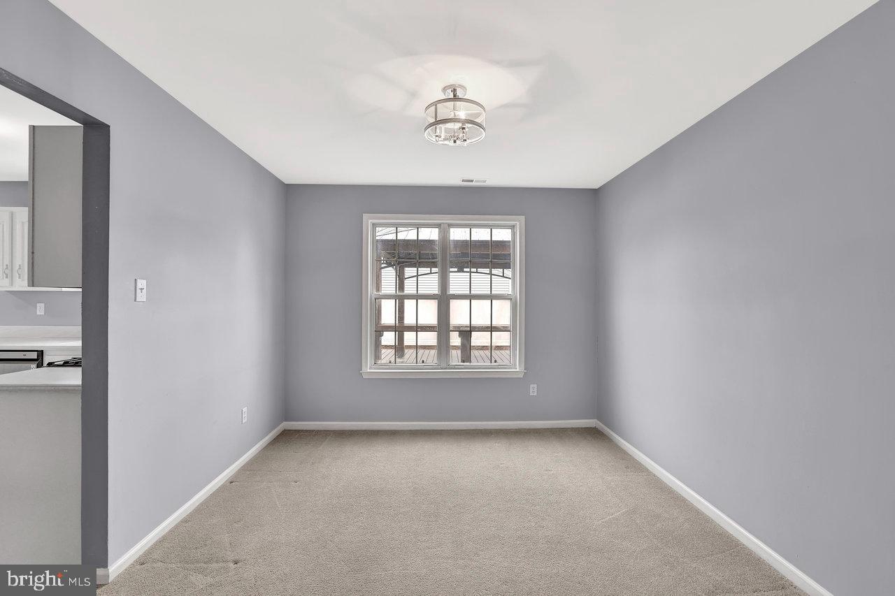 34 London Road Burlington, NJ 08016 - Photo 8 of 36 Dining Room