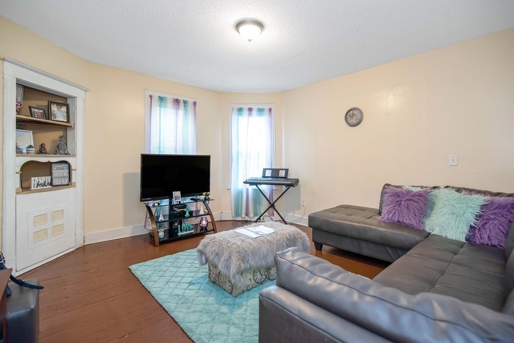 253-255 Mill Street Springfield, MA 01108 - Photo 3 of 26 Gallery Image 3