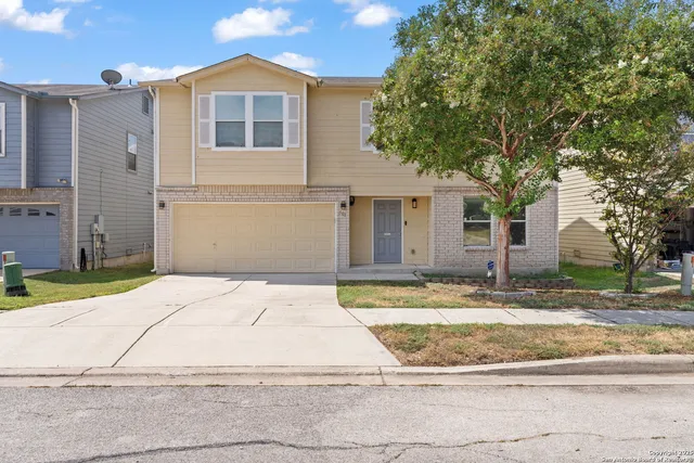 $294,500 | 501 Gatewood Briar, Cibolo, TX 78108