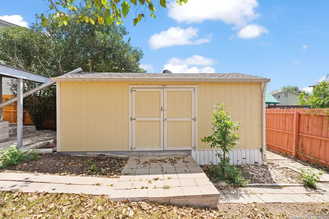 $294,500 | 501 Gatewood Briar, Cibolo, TX 78108