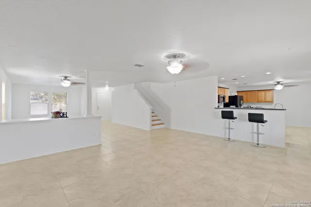 $294,500 | 501 Gatewood Briar, Cibolo, TX 78108