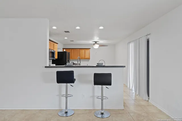 $294,500 | 501 Gatewood Briar, Cibolo, TX 78108