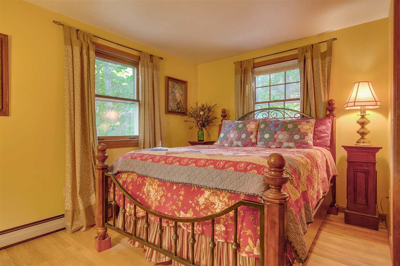 17 Pettingale Road Amherst, NH 03031 - Photo 11 of 29