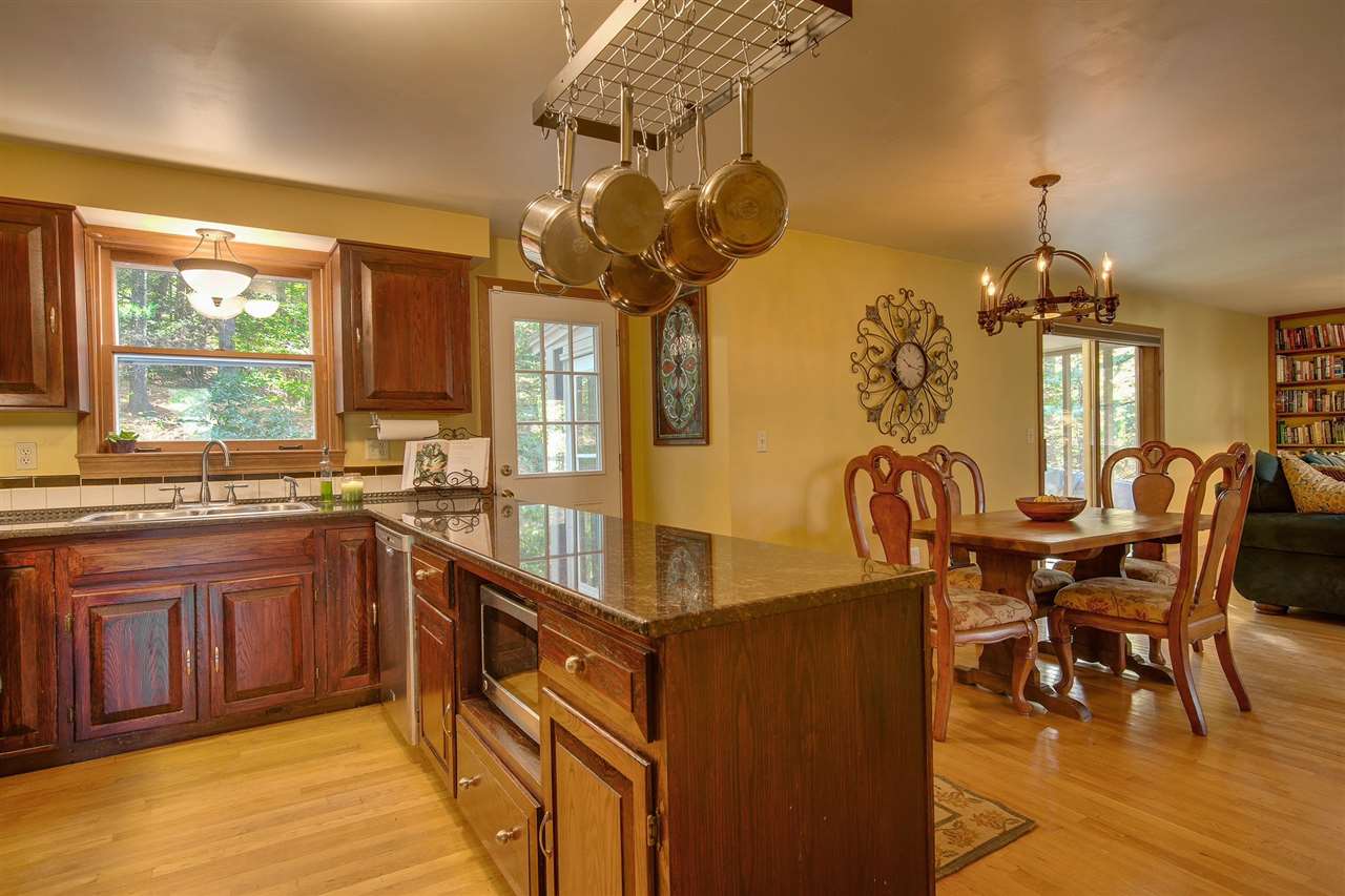 17 Pettingale Road Amherst, NH 03031 - Photo 4 of 29