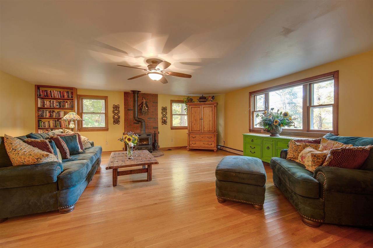 17 Pettingale Road Amherst, NH 03031 - Photo 8 of 29