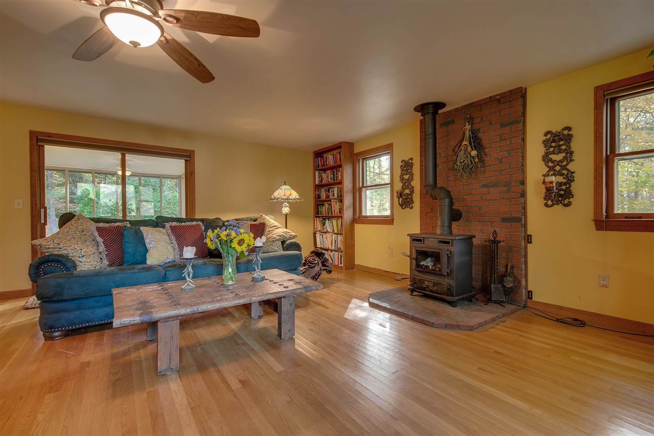 17 Pettingale Road Amherst, NH 03031 - Photo 9 of 29