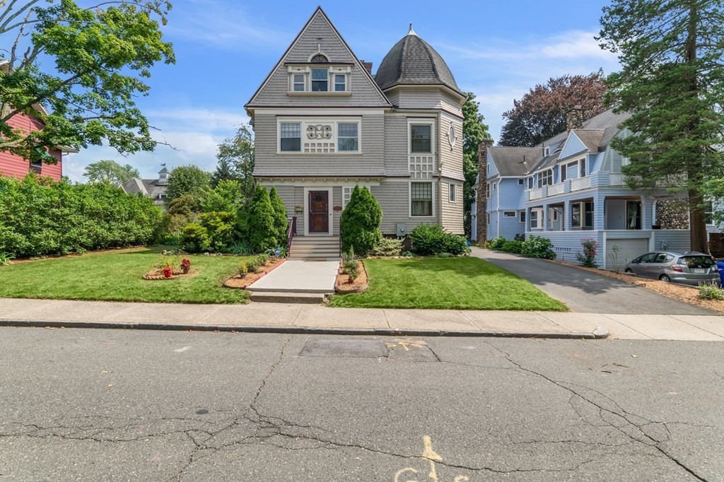 11 Maplewood Terrace Springfield, MA 01108 - Photo 3 of 41 Gallery Image 3