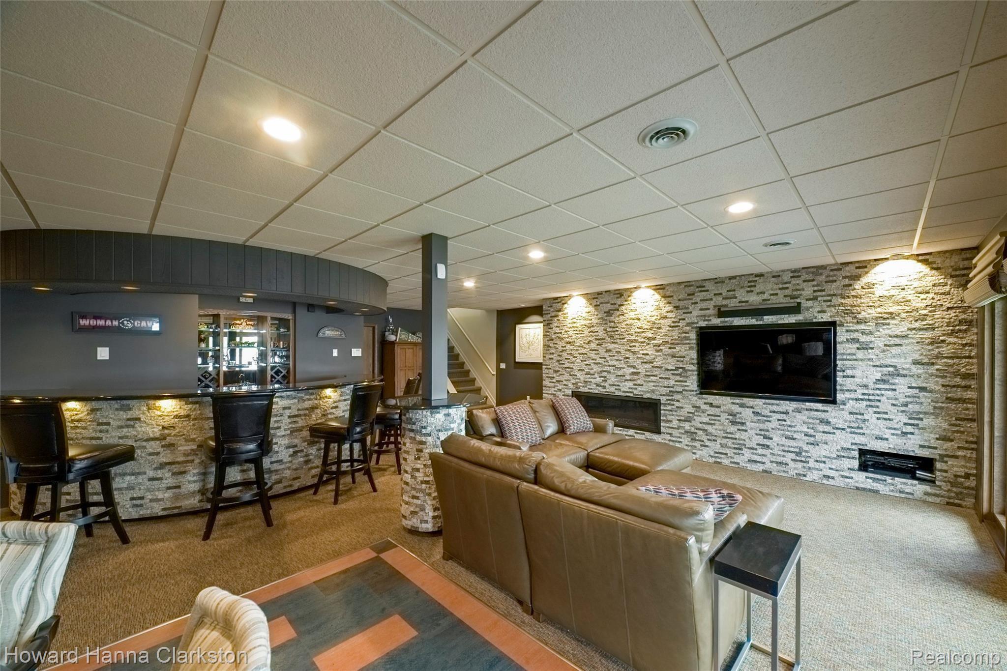 10058 King Road Davisburg, MI 48350 - Photo 28 of 54 030-photo-family-room-8468966.jpg