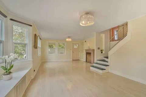 $420,000 | 419 West William David Parkway, Metairie, LA 70005