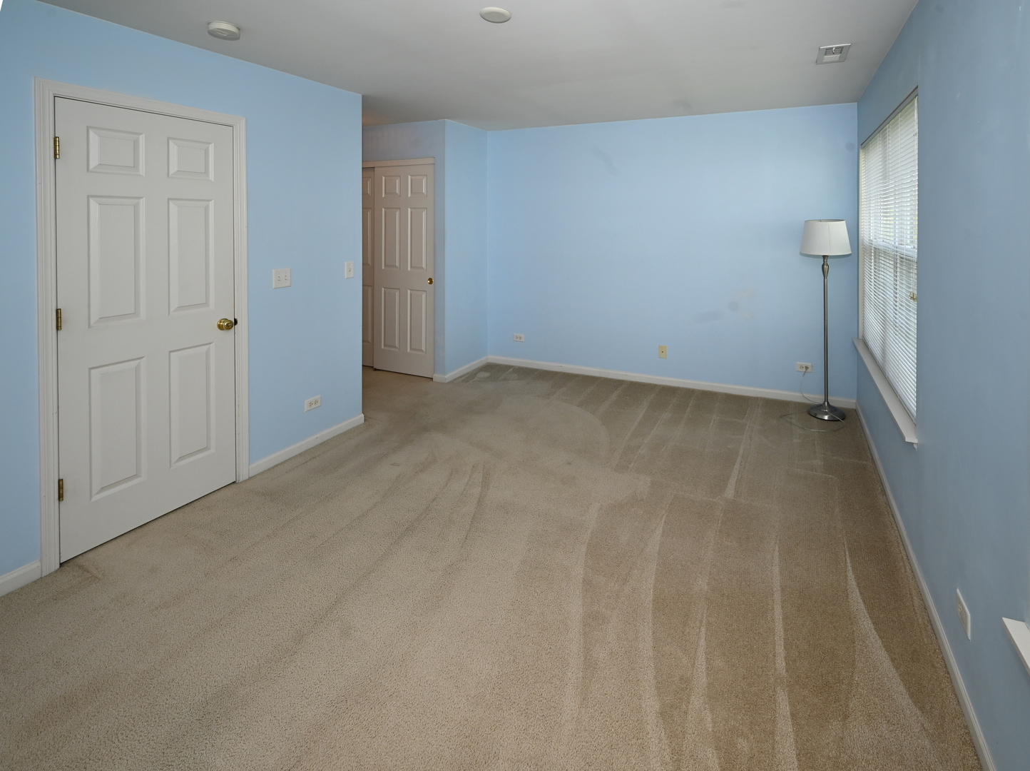 573 Telluride Drive Gilberts, IL 60136 - Photo 17 of 24 a view of an empty room
