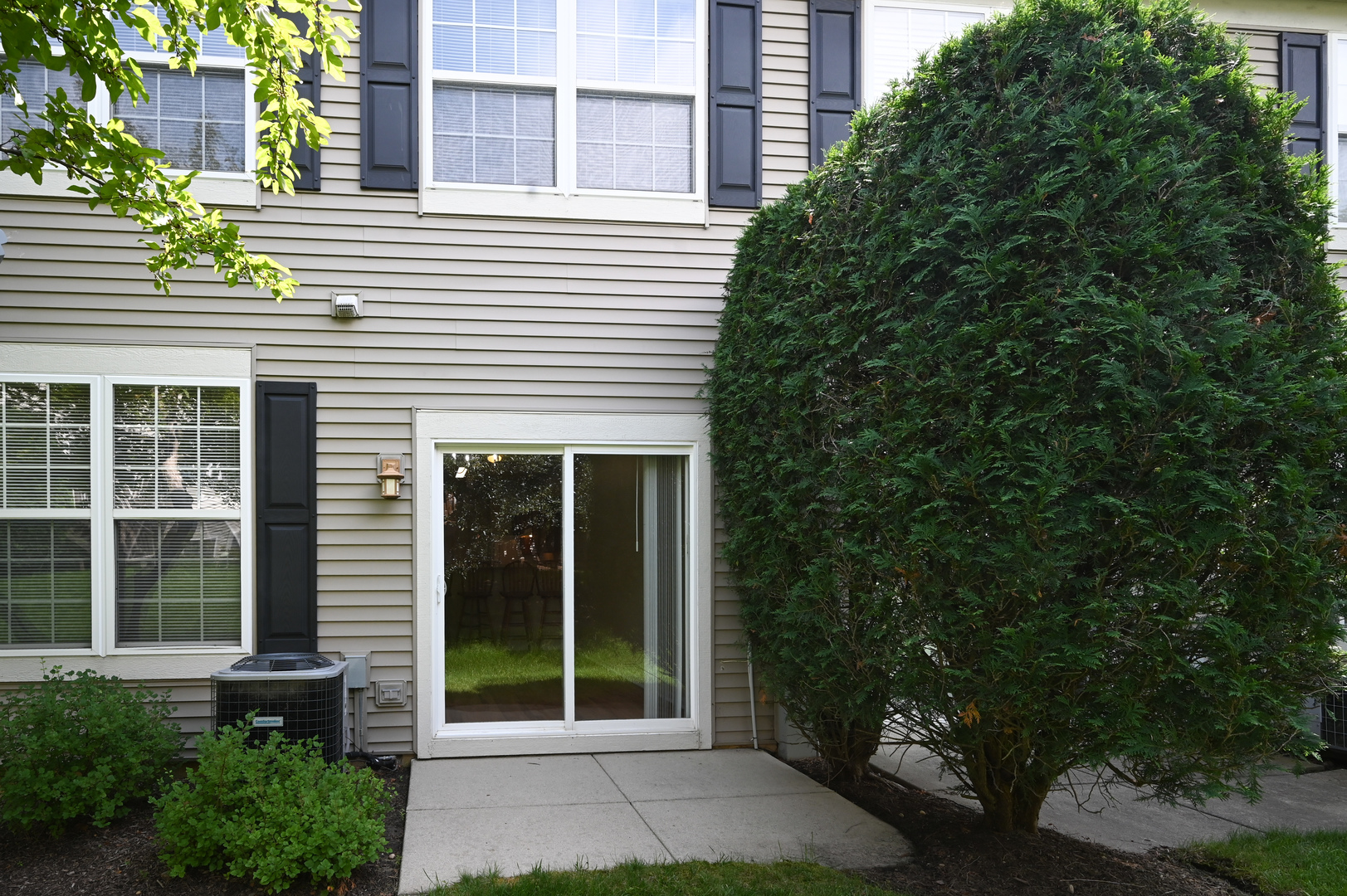 573 Telluride Drive Gilberts, IL 60136 - Photo 23 of 24 a view of a entryway of the house