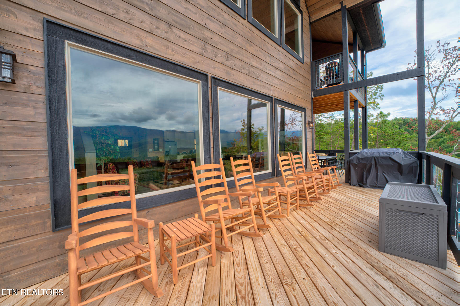 621 Big Bear Ridge Road Gatlinburg, TN 37738 - Photo 22 of 35 Deck 2