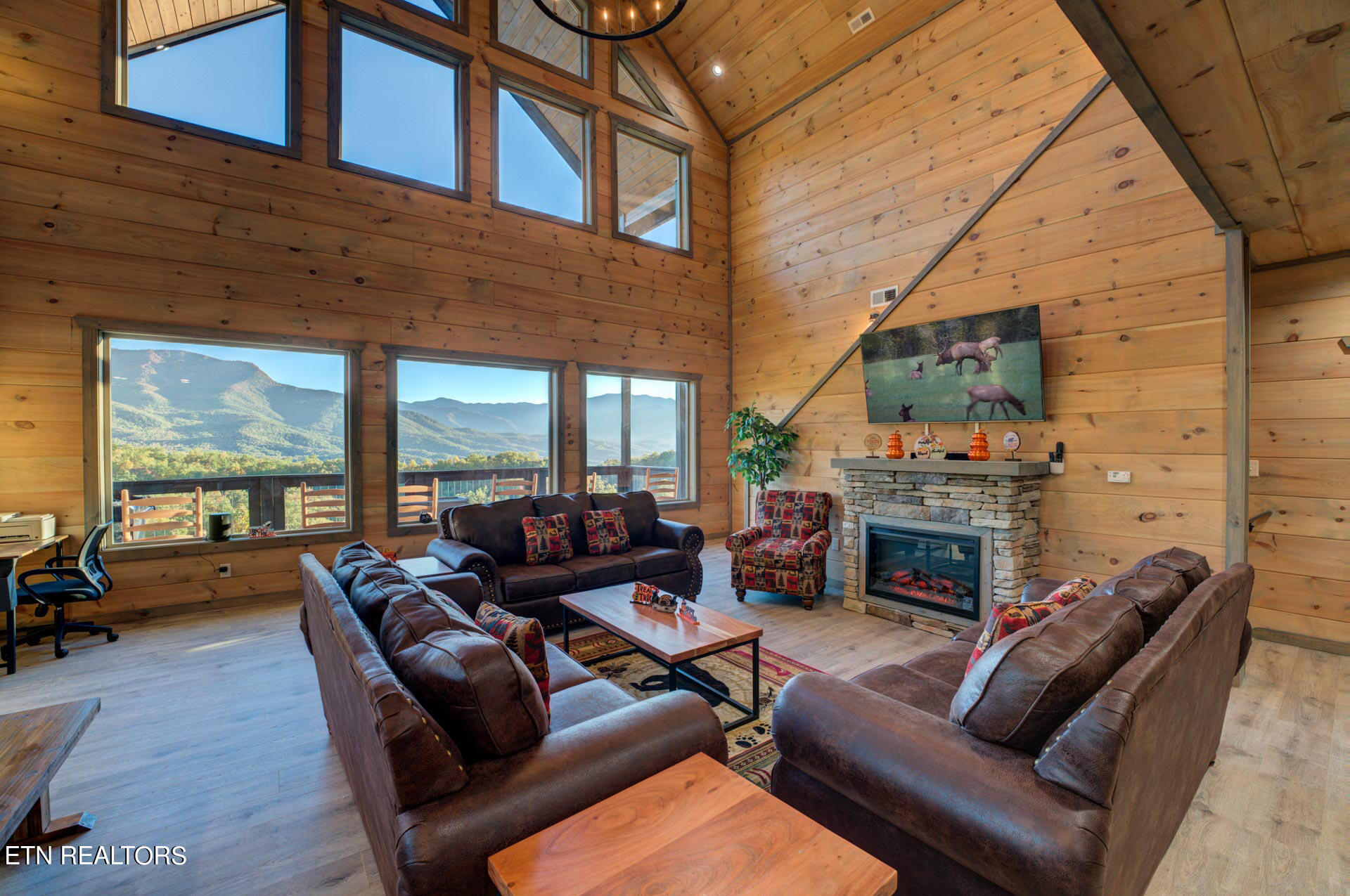 621 Big Bear Ridge Road Gatlinburg, TN 37738 - Photo 3 of 35 Living 1