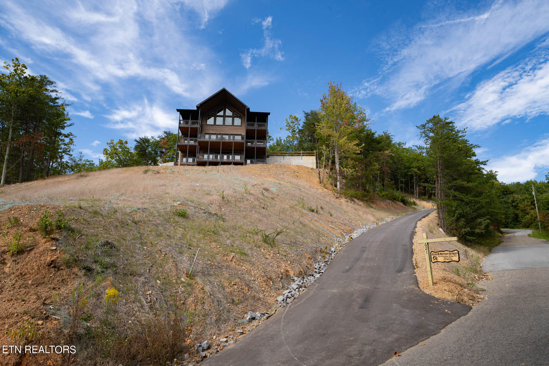 621 Big Bear Ridge Road Gatlinburg, TN 37738 - Photo 32 of 35 Exterior Back