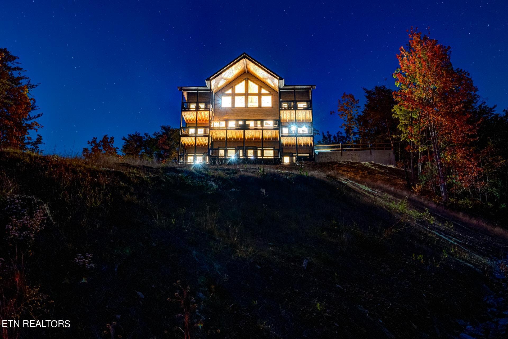 621 Big Bear Ridge Road Gatlinburg, TN 37738 - Photo 33 of 35 Exterior Evening