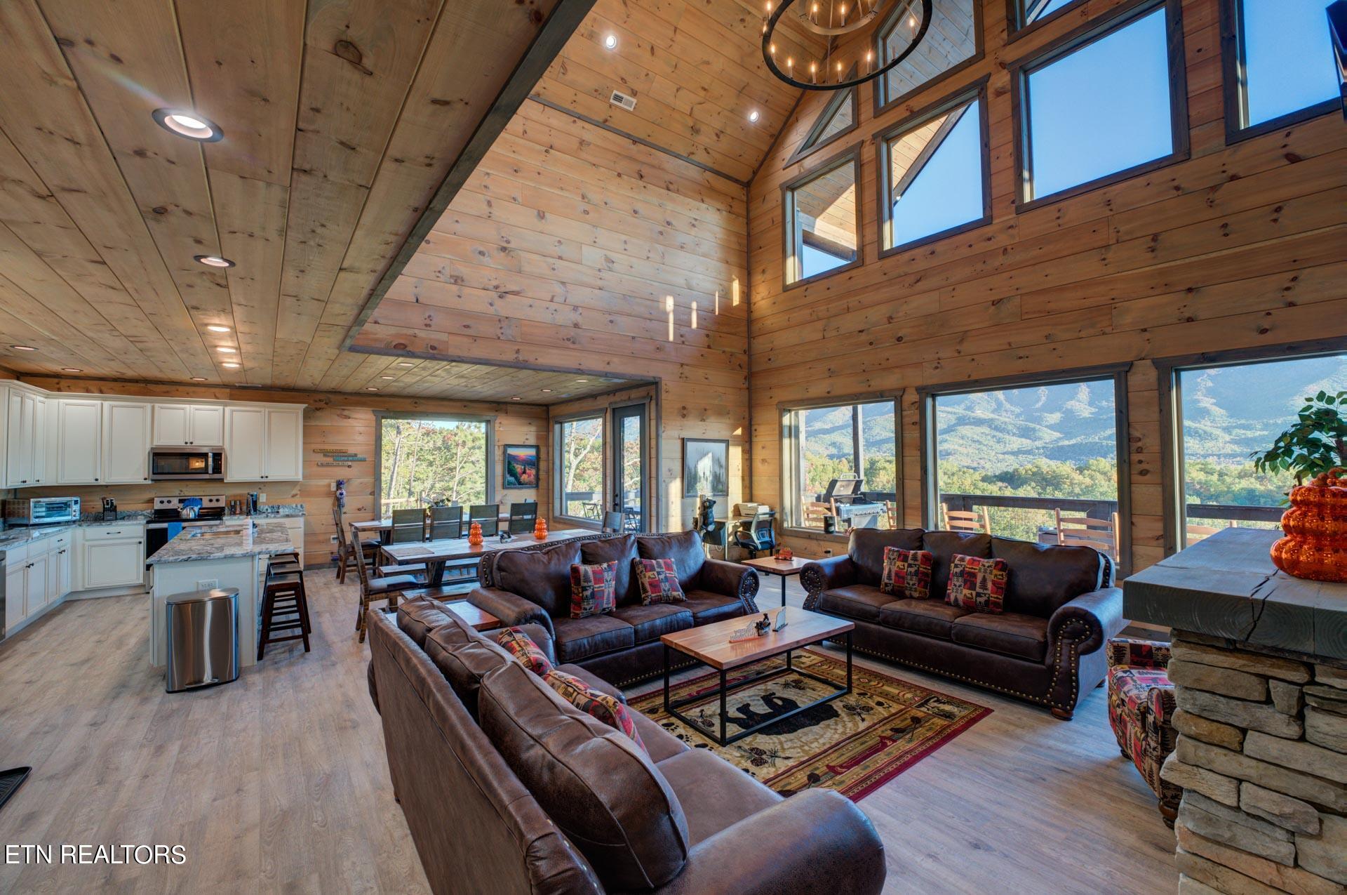 621 Big Bear Ridge Road Gatlinburg, TN 37738 - Photo 5 of 35 Living 3