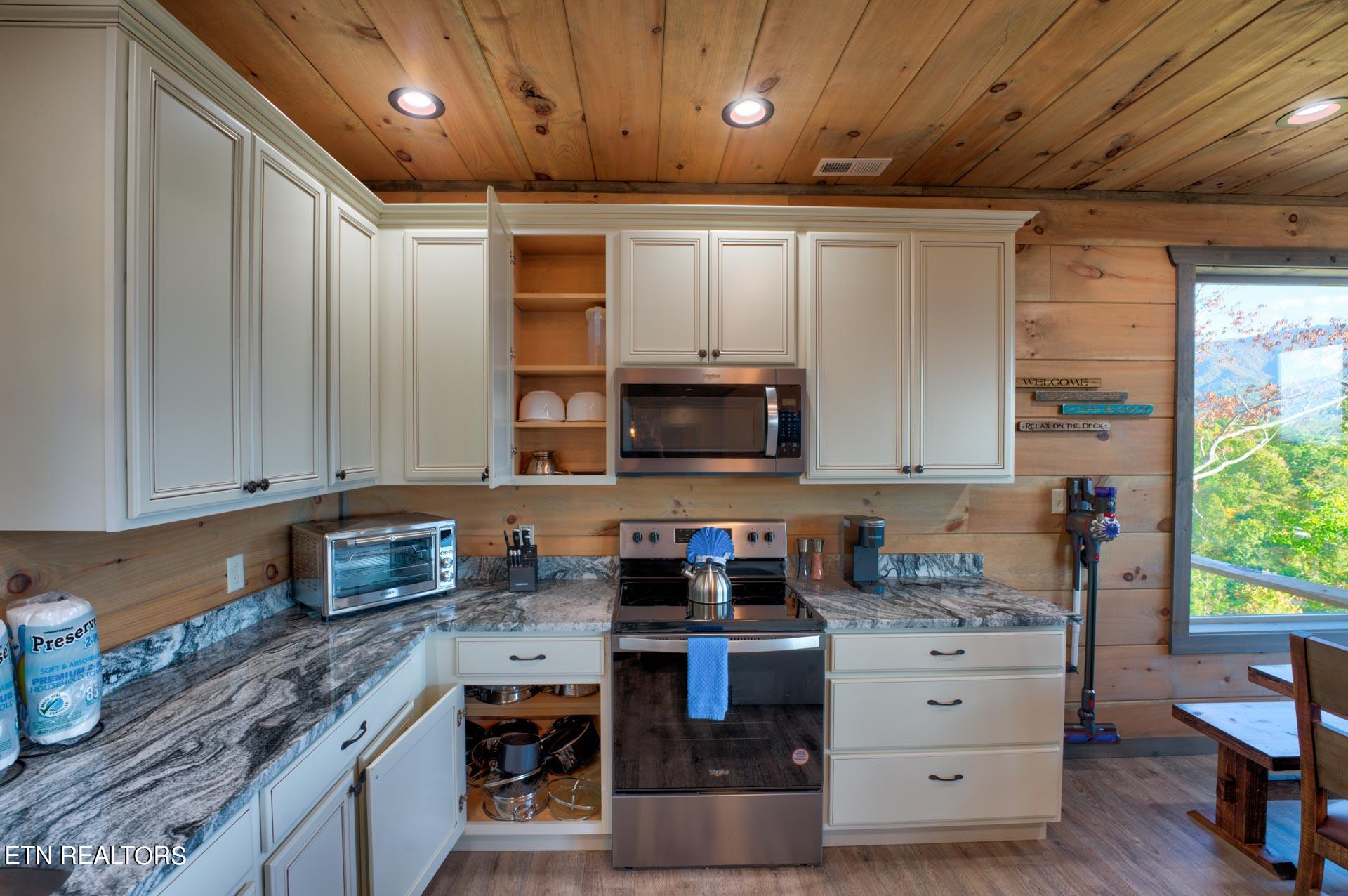 621 Big Bear Ridge Road Gatlinburg, TN 37738 - Photo 8 of 35 Kitchen 2